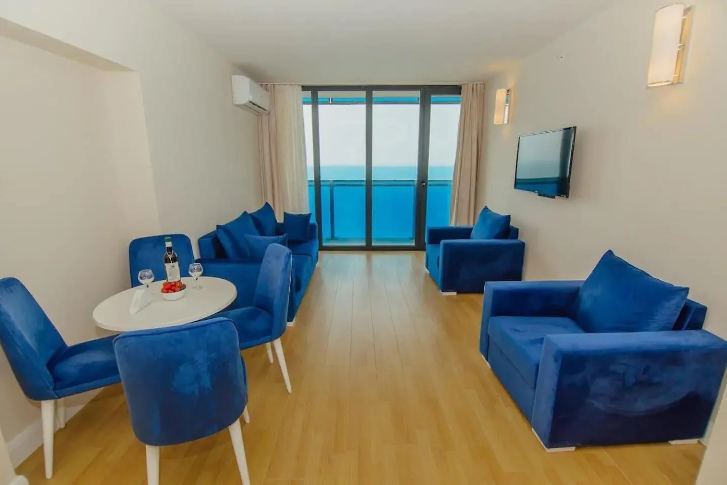 מלון באטומי Black Sea Luxury Towers 5*,  גאורגיה